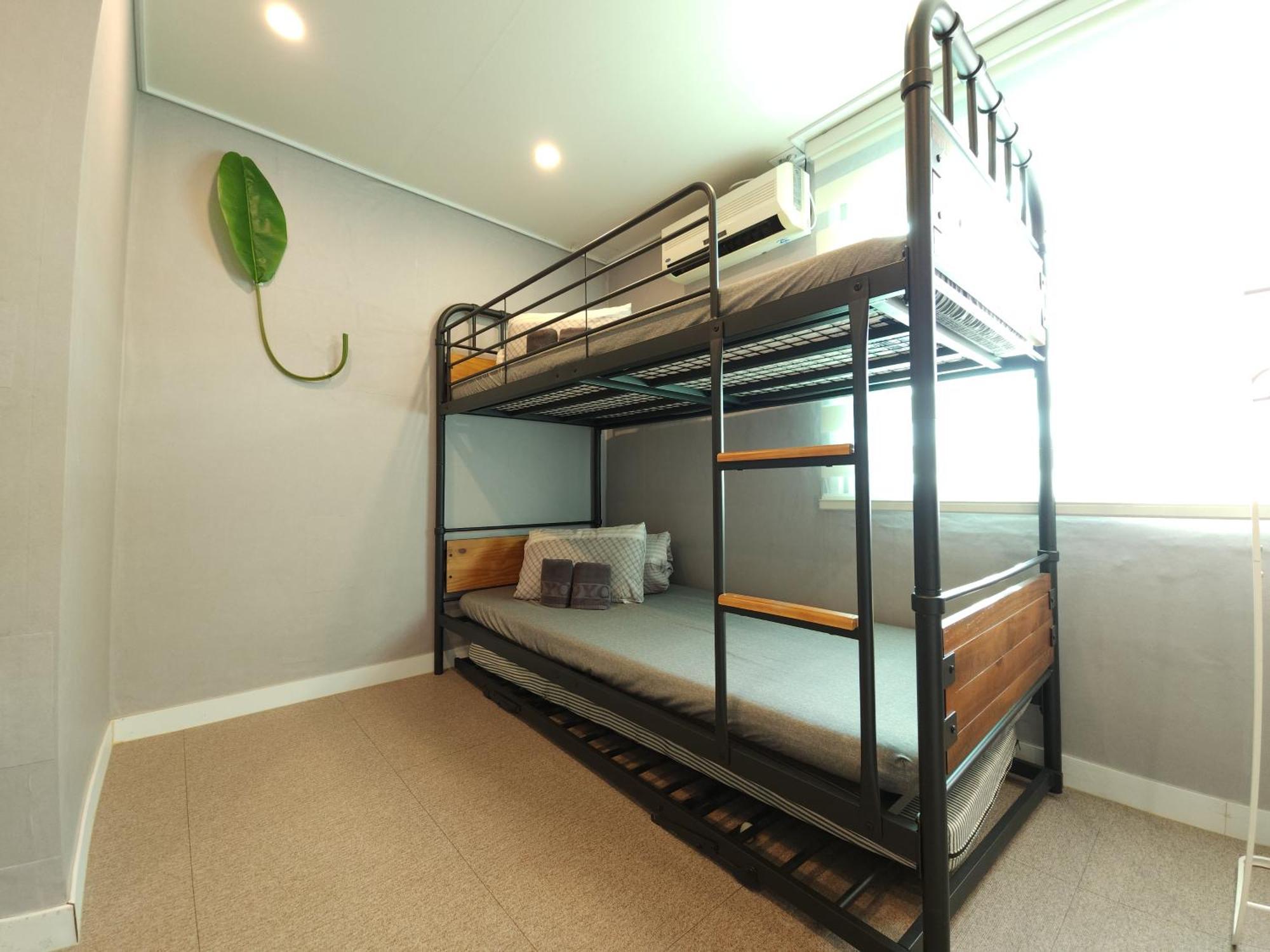 Oyo Hostel Dongdaemun1 Сеул Стая снимка